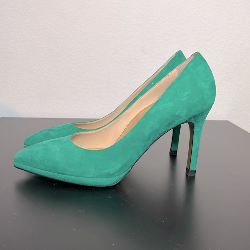 Stinaa.J green suede pumps made in Italy size 10